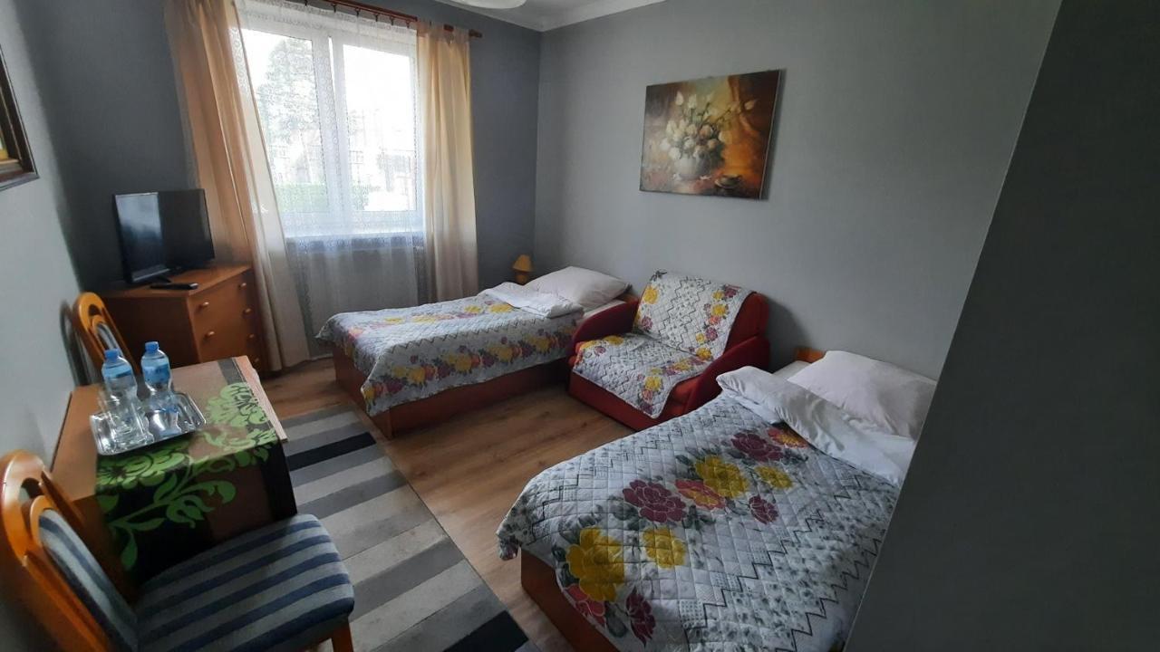 Hotelowe Pokoje J.Bukowiecka Tuszyn Buitenkant foto